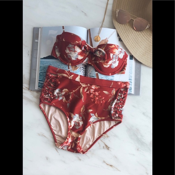 Pair of swimsuit - Picture 3 of 5